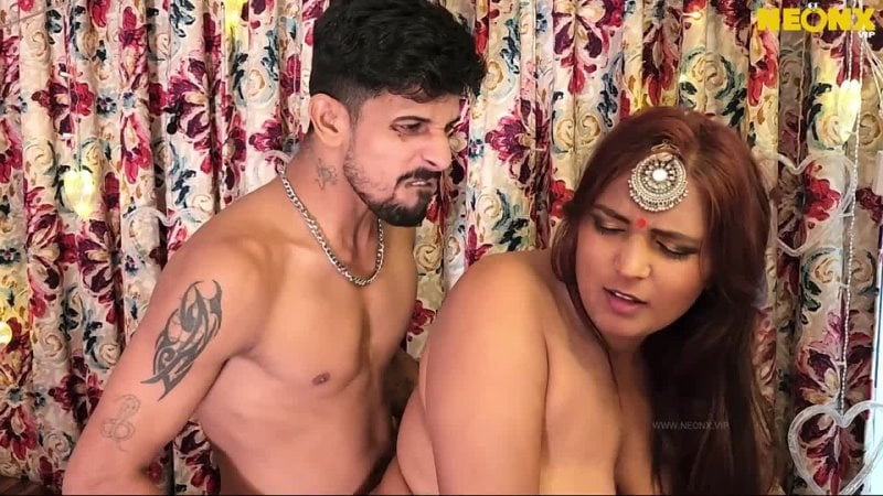 Desi xxx kajal bhabhi gave blowjob and she love anal doggy style 💋🍑🔥